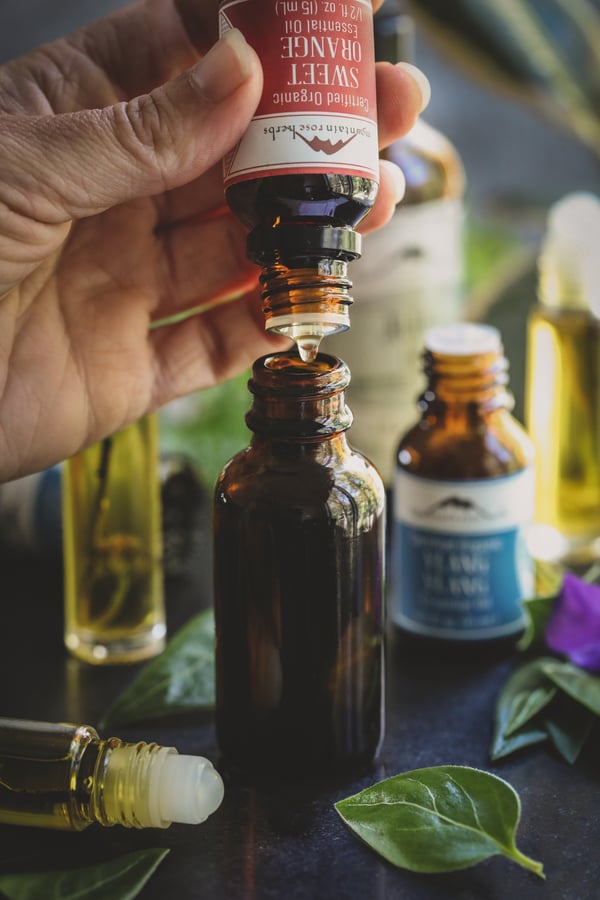 Perfume blending with essential oils 