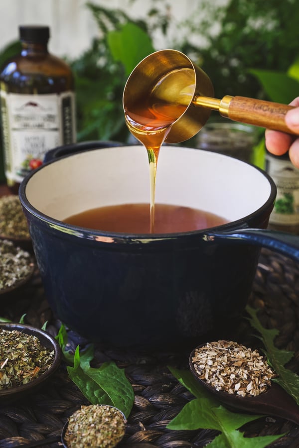 Herbal Sipping Vinegars Honey Pour 2