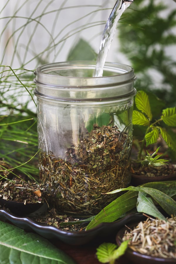 Infusion of horsetail and dandelion
