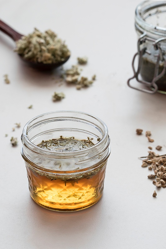 How to Make Herbal Oxymels