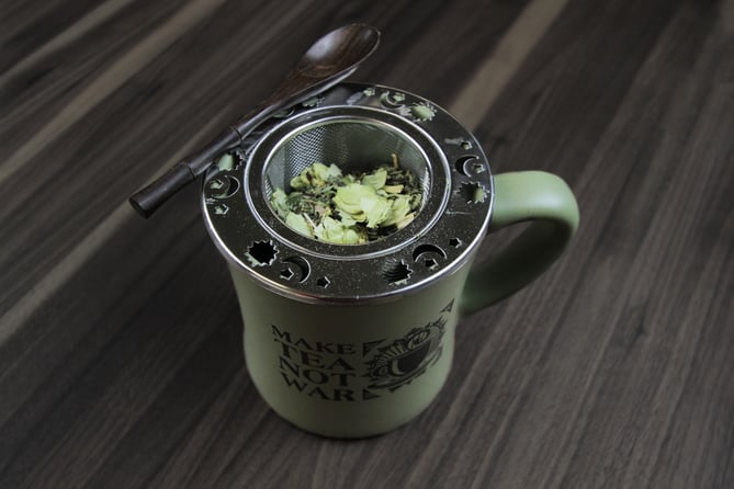 Hops & Tea in Make Tea Mug