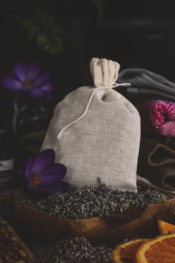 Cotton muslin bag with lavender. 