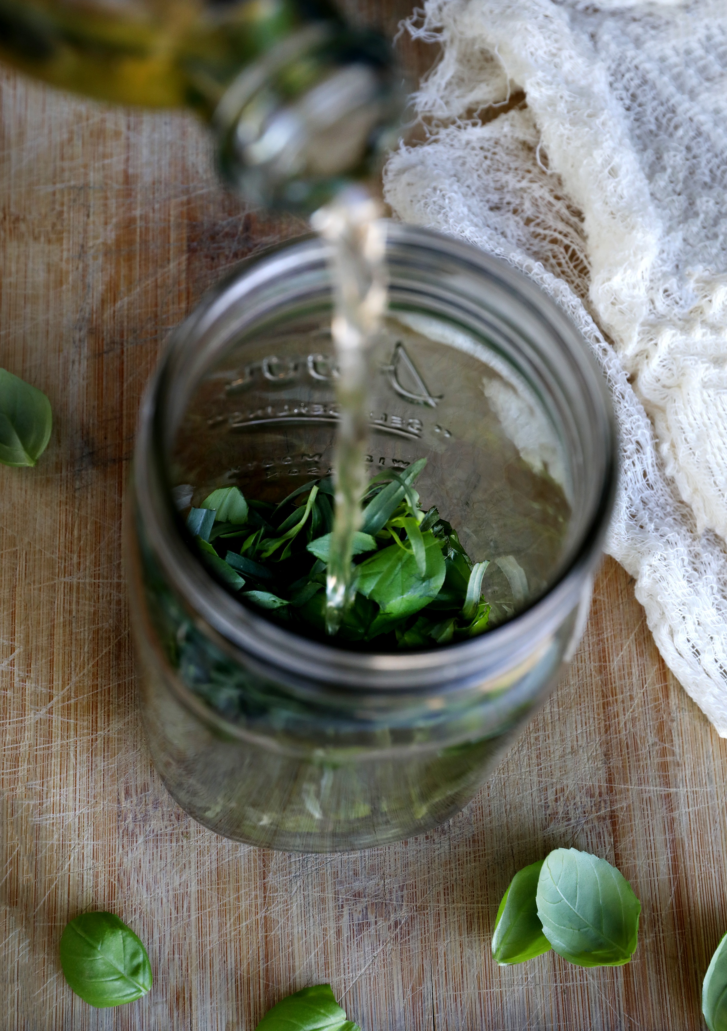 How to Make Herbal Vinegar