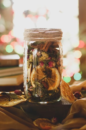 DIY potpourri num frasco de vidro