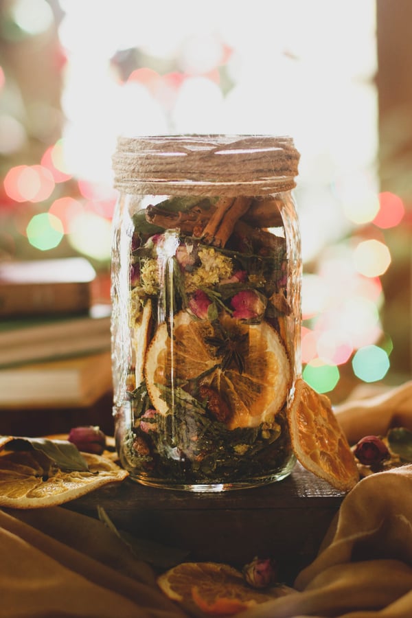 DIY potpourri in a glass jar