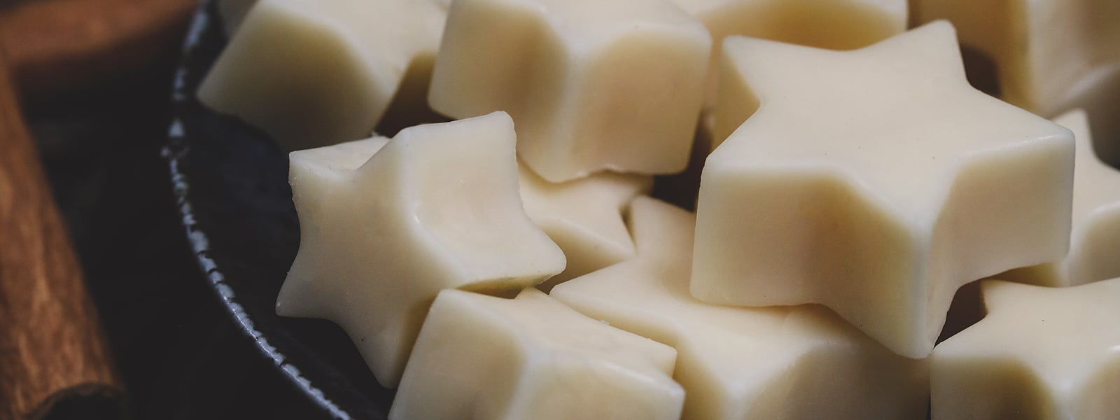 11 Healthy And Eco-Friendly DIY Scented Wax Melts - Shelterness